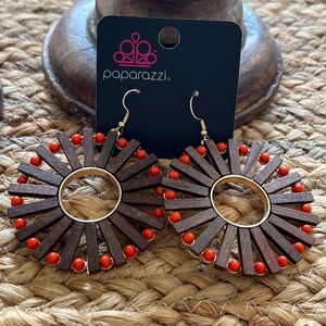 🍁NWT Paparazzi Orange Wood Earrings🍁